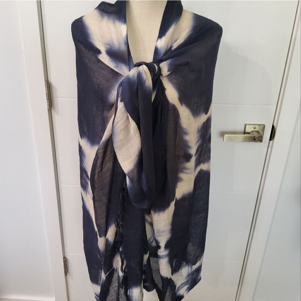 Carolina Amato New York Linen Blend Cover-Up Wrap - Picture 2 of 6